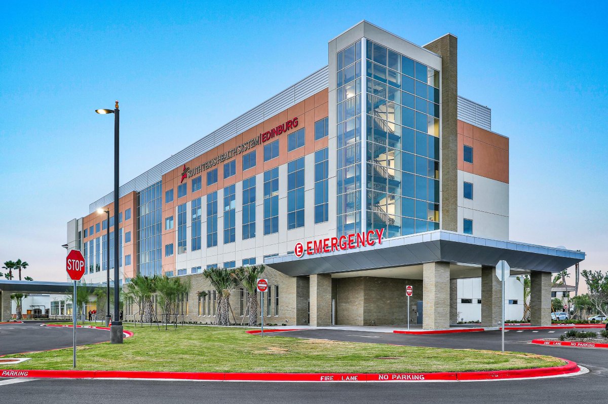 Foto de la instalación del Centro Médico Regional de Edinburg