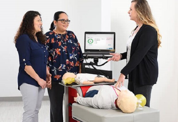Employees training on the RQI machine