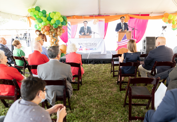 STHS Children's celebra sus dulces dieciséis con una ceremonia especial