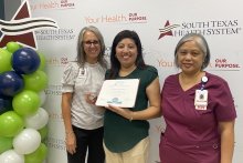 Gloria Ramirez receives her LEARN diploma